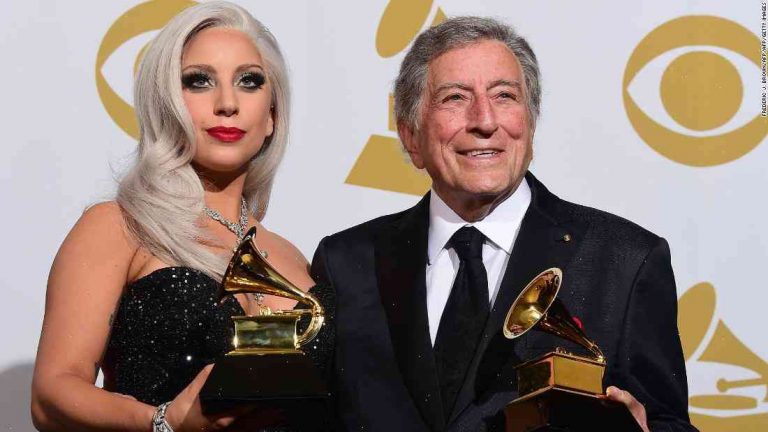 Lady Gaga describes her crazy love for Tony Bennett