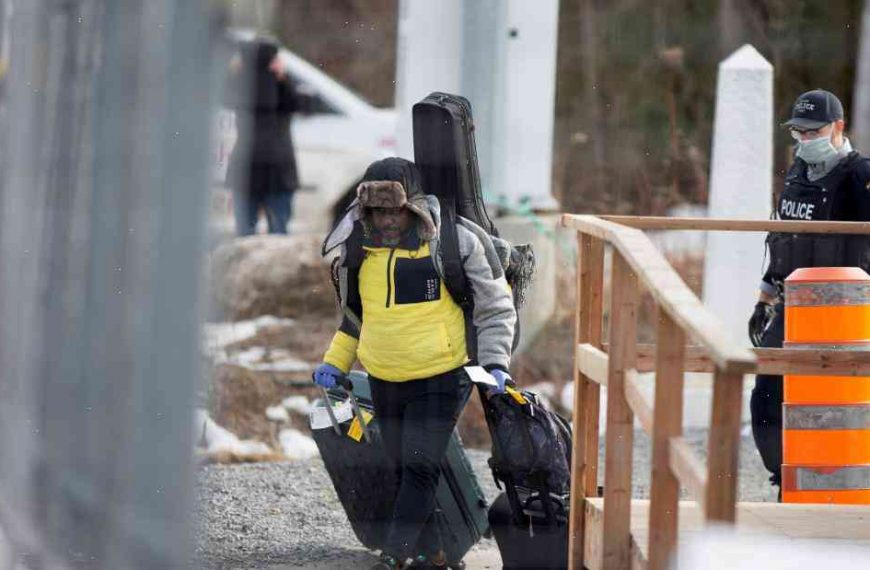 Canada to begin turning back asylum seekers at US border