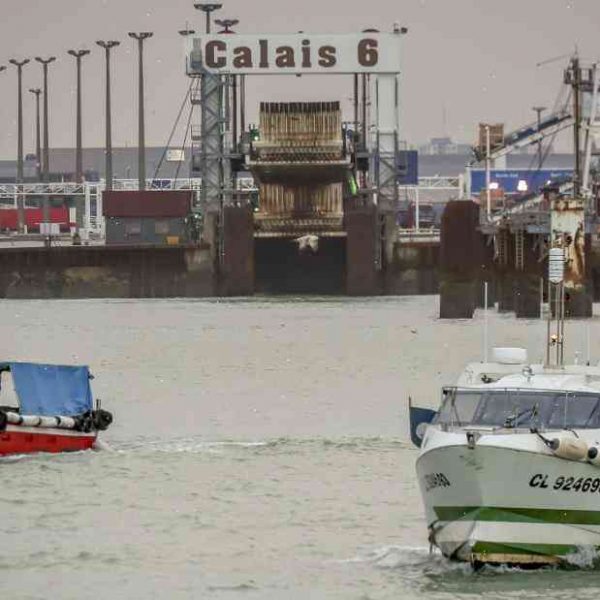 Channel Tunnel shut down by French fisherman